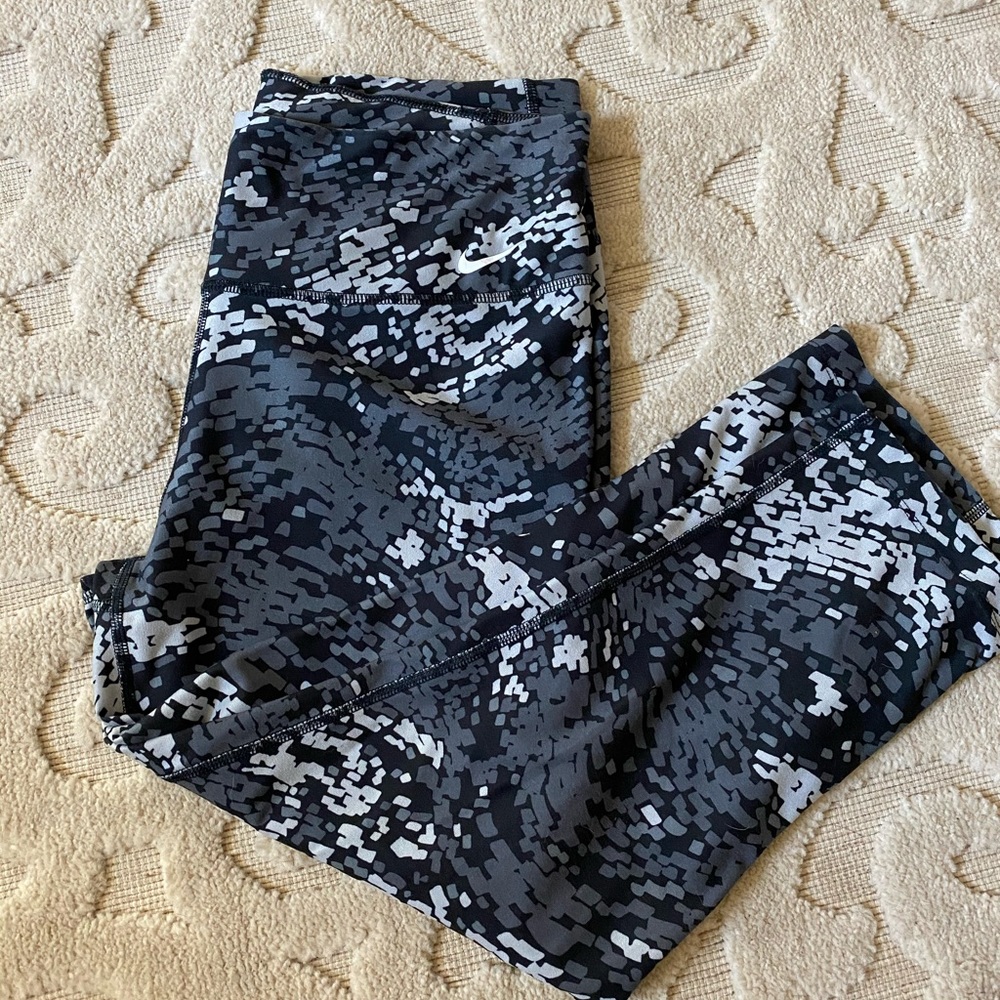 Cropped Nike leggings